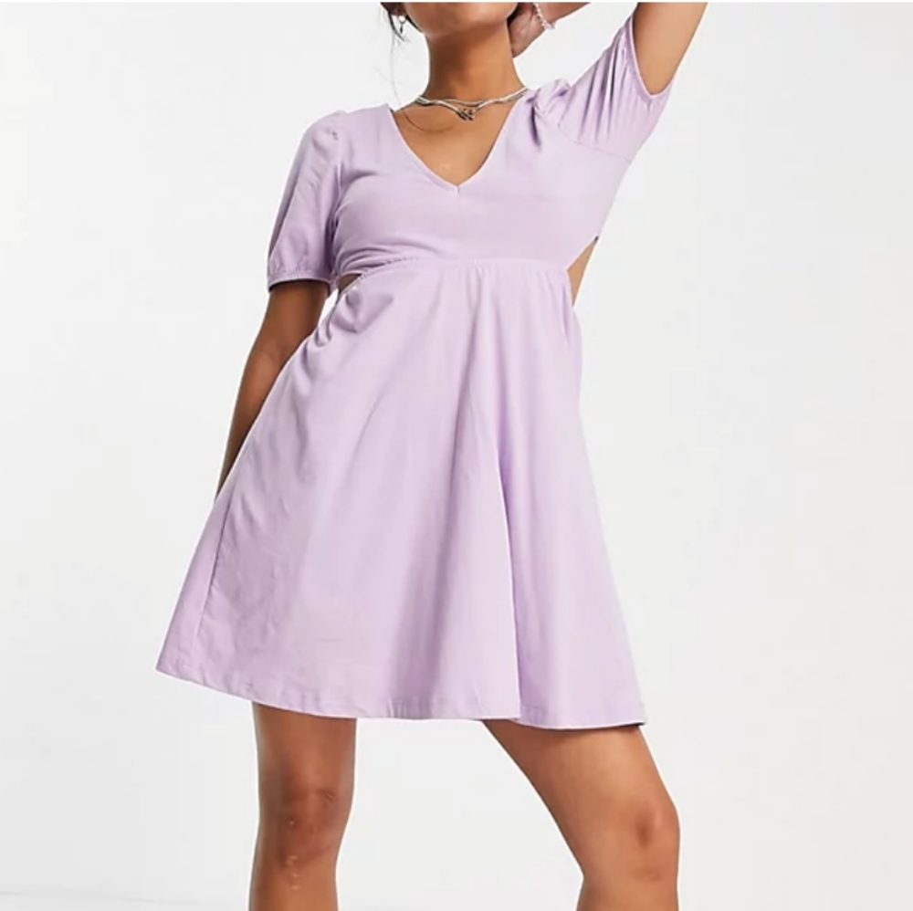 ASOS lilac puff sleeves cutout dress with fit and flare skirt. Size 00 petite